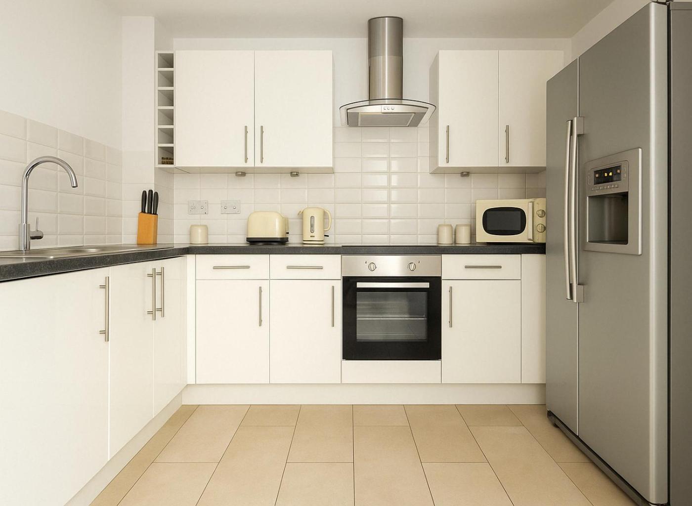 2 Bed Flat In Bridge Apartment *